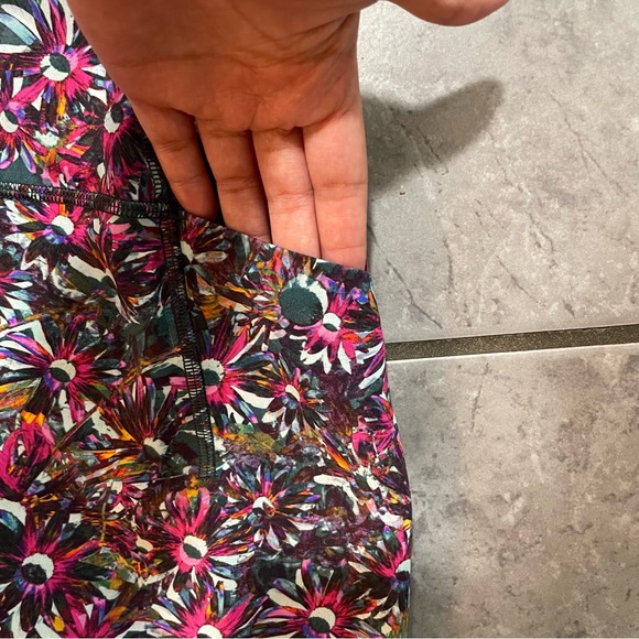 Lululemon Swift Speed High-Rise Crop Leggings in Floral Electric Multi | Sz 4 - Picture 4 of 13